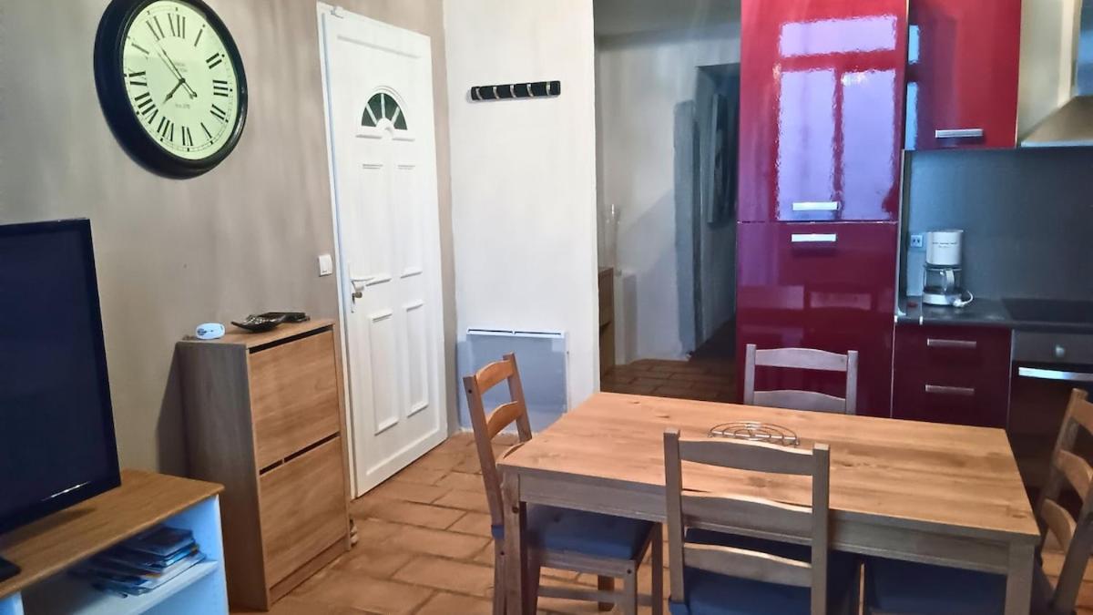 Appartement Pour 4 Personnes Dans Une Rue Tres Calme Saint-Laurent-le-Minier Εξωτερικό φωτογραφία